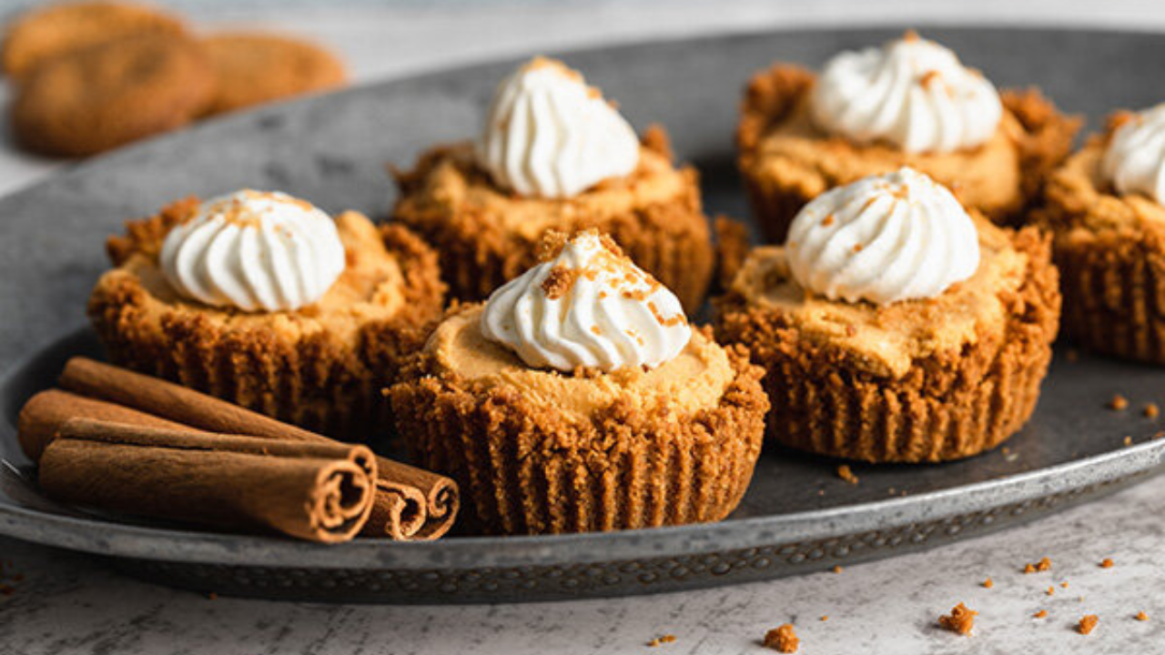 Mini Pumpkin Cheesecakes with Gingersnap Crust